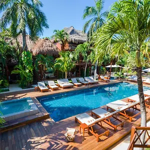 https://magic-blue-boutique-hotel.quintano-roohotels.com